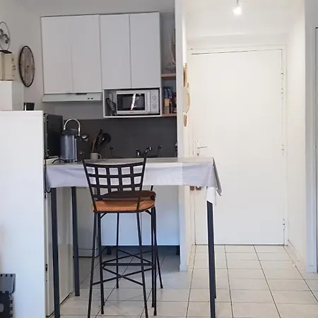 Le Vénizio - Classé 2 étoiles - T2 Climatisé, Avec Terrasse, Parking, Prêt De Vélos, 10 Minutes à Pied Gare Et Centre *