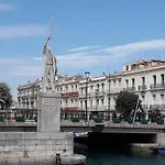 Le Venizio - Classe 2 Etoiles - T2 Climatise, Avec Terrasse, Parking, Pret De Velos, 10 Minutes A Pied Gare Et Centre * Sète
