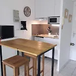 Le Venizio - Classe 2 Etoiles - T2 Climatise, Avec Terrasse, Parking, Pret De Velos, 10 Minutes A Pied Gare Et Centre Sète