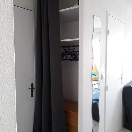 Apartment Le Venizio - Classe 2 Etoiles - T2 Climatise, Avec Terrasse, Parking, Pret De Velos, 10 Minutes A Pied Gare Et Centre